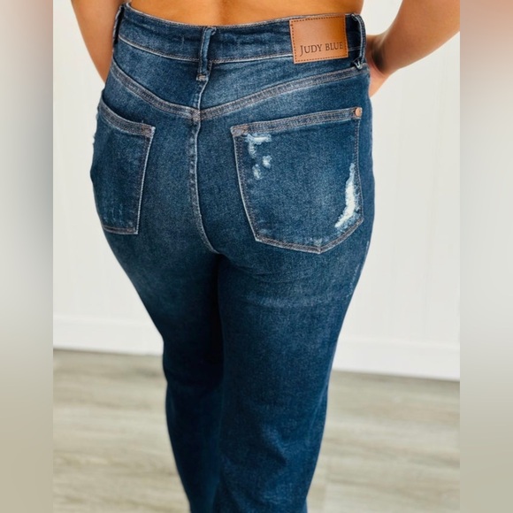NWT - Judy Blue - High Waist Straight Leg Distressed Jeans - Woman's Size 16W - Picture 5 of 6